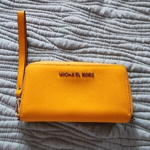 Michael kors wallet